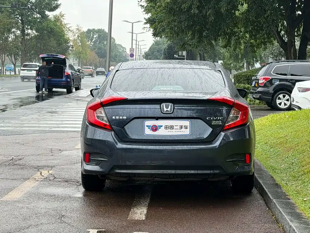 Honda Civic — миниатюра 5