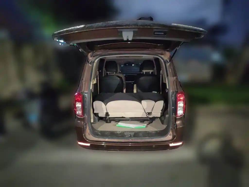 Wuling Hongguang — миниатюра 16