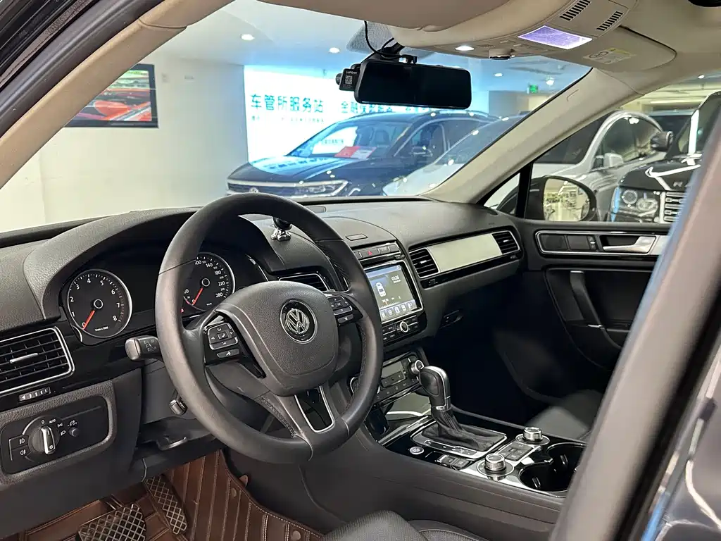 Volkswagen Touareg — миниатюра 10