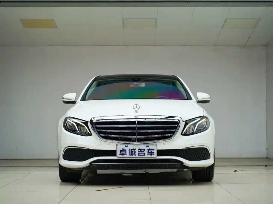 Mercedes-Benz E-Class — миниатюра 2