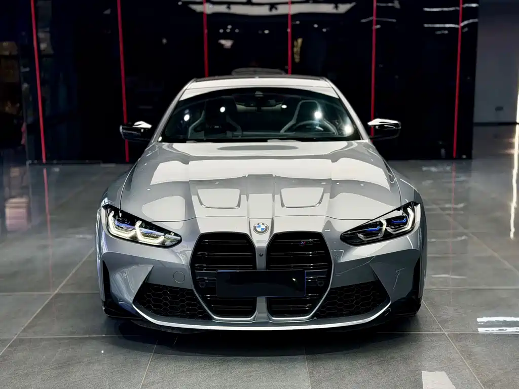 BMW M4 2023 M4