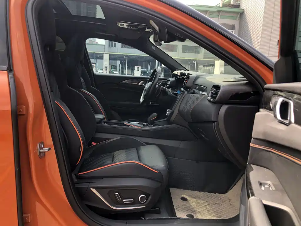 Lynk & Co 02 Hatchback — миниатюра 13