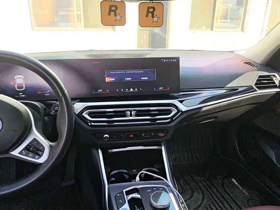 BMW i3 — миниатюра 13