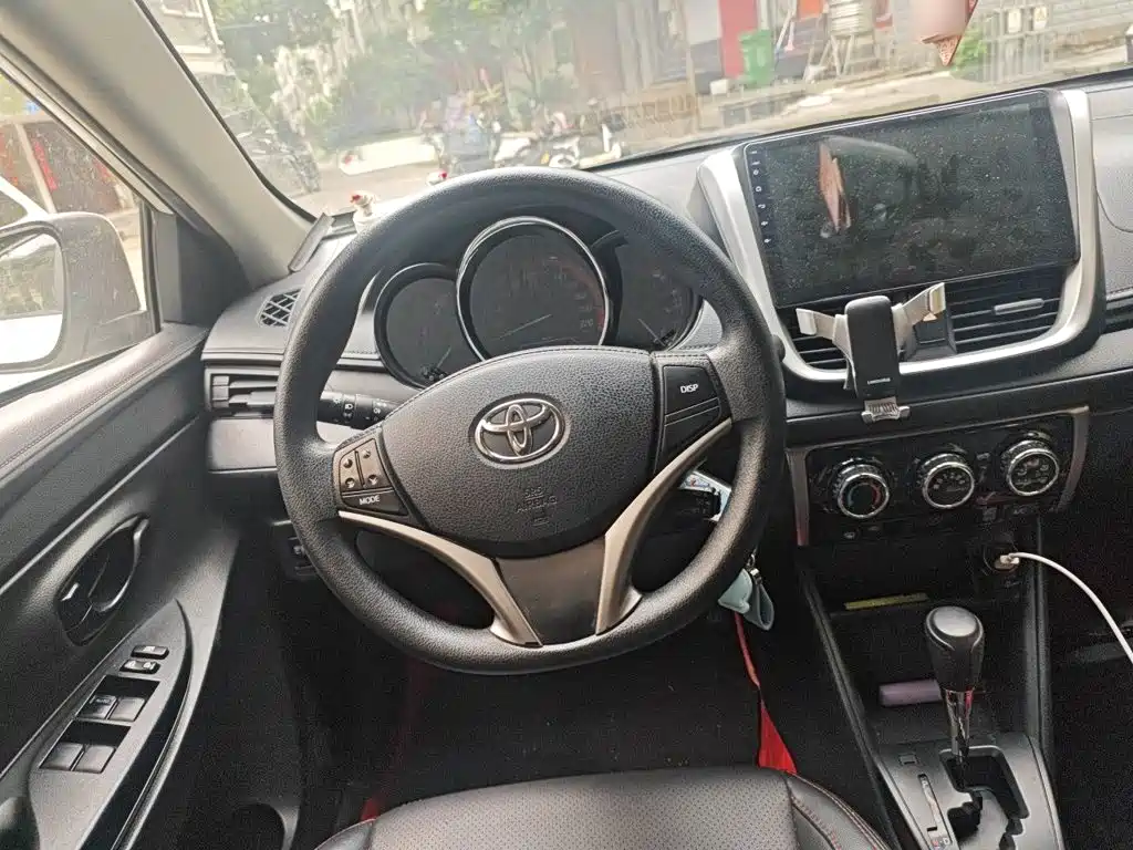 Toyota Yaris L — миниатюра 12