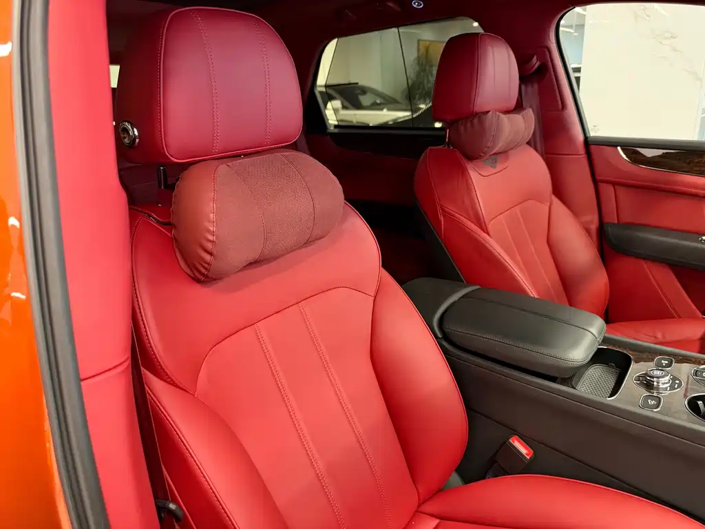 Bentley Bentayga — миниатюра 11