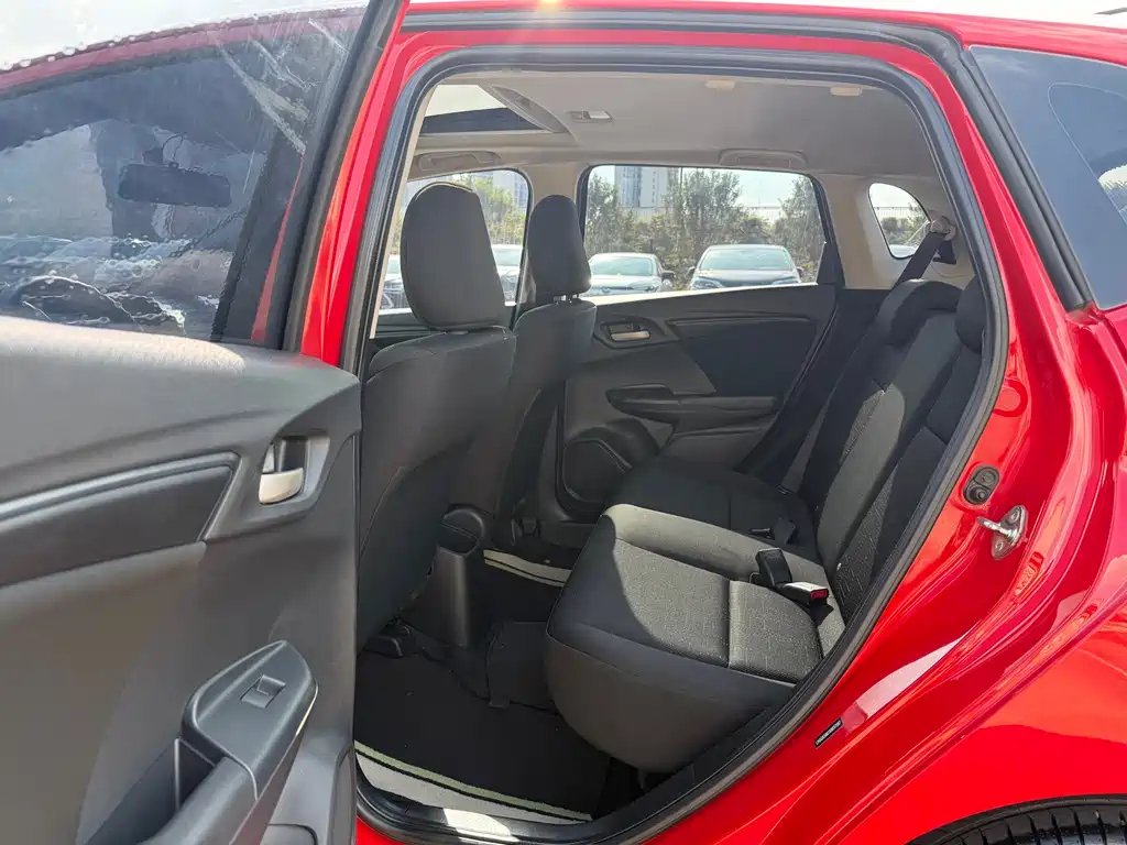 Honda Fit — миниатюра 8