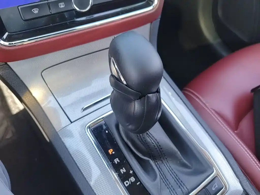 Roewe RX5 — миниатюра 14