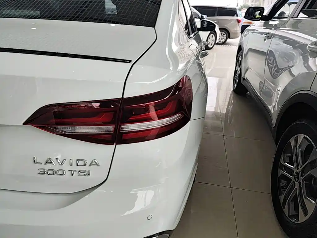 Volkswagen Lavida — миниатюра 8