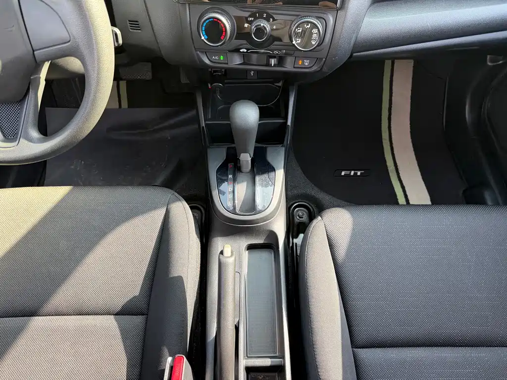 Honda Fit — миниатюра 12