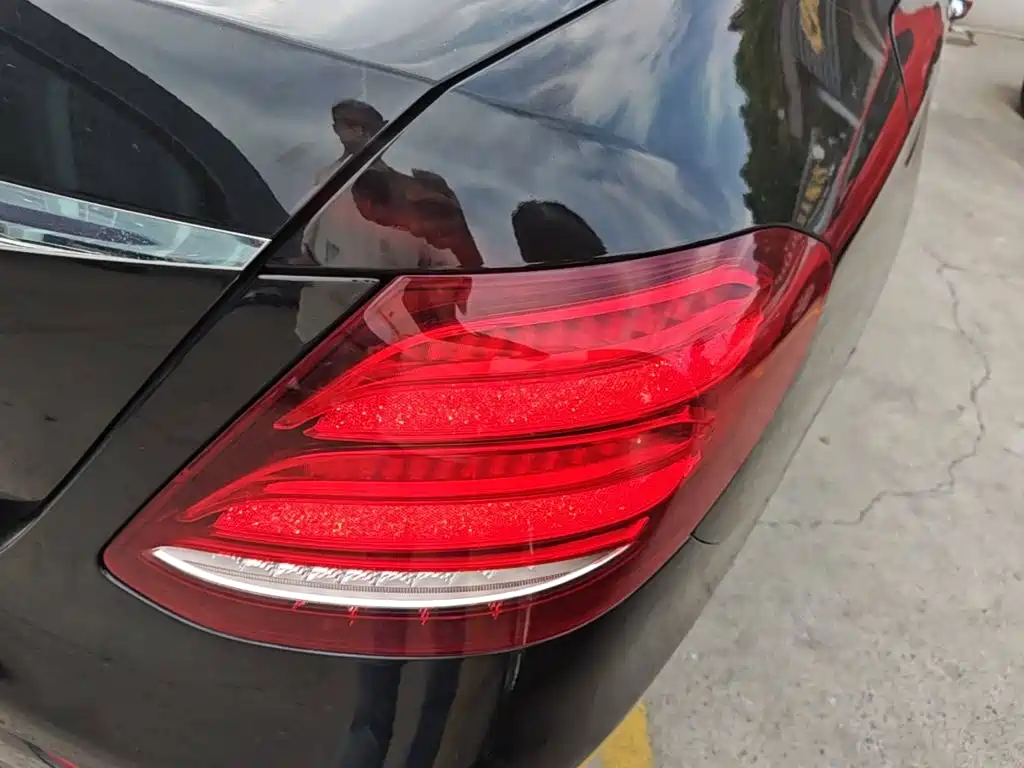 Mercedes-Benz E-Class — миниатюра 8