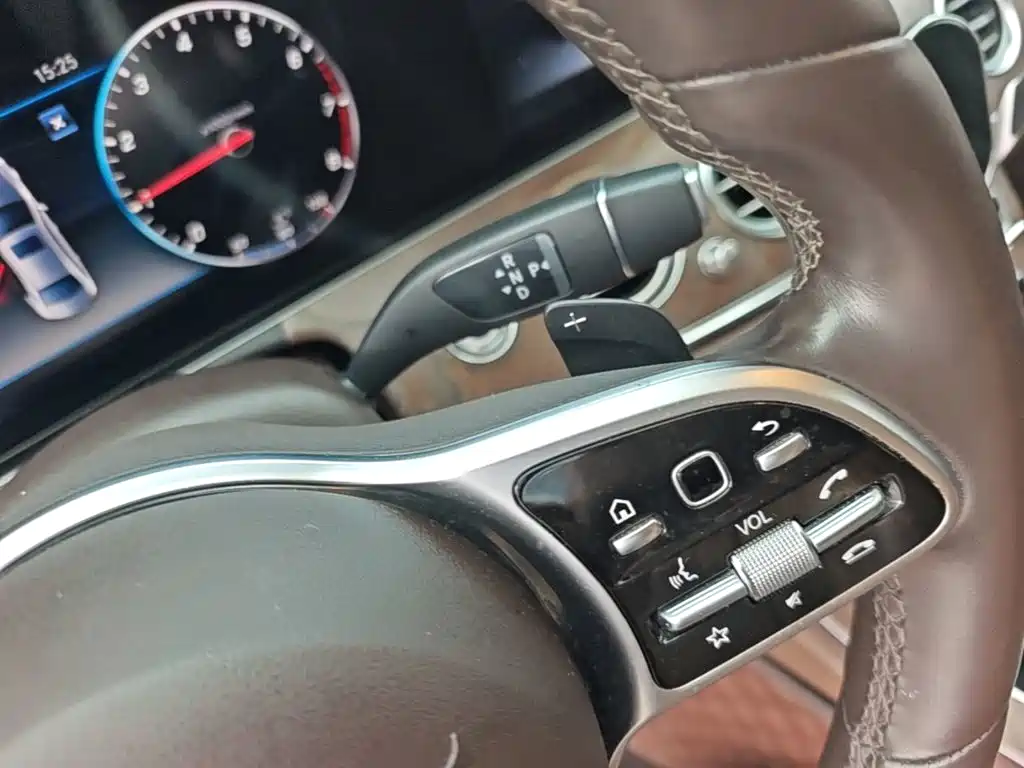 Mercedes-Benz E-Class — миниатюра 14