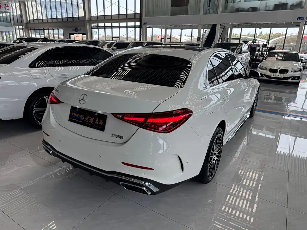 Mercedes-Benz C-Class — миниатюра 4