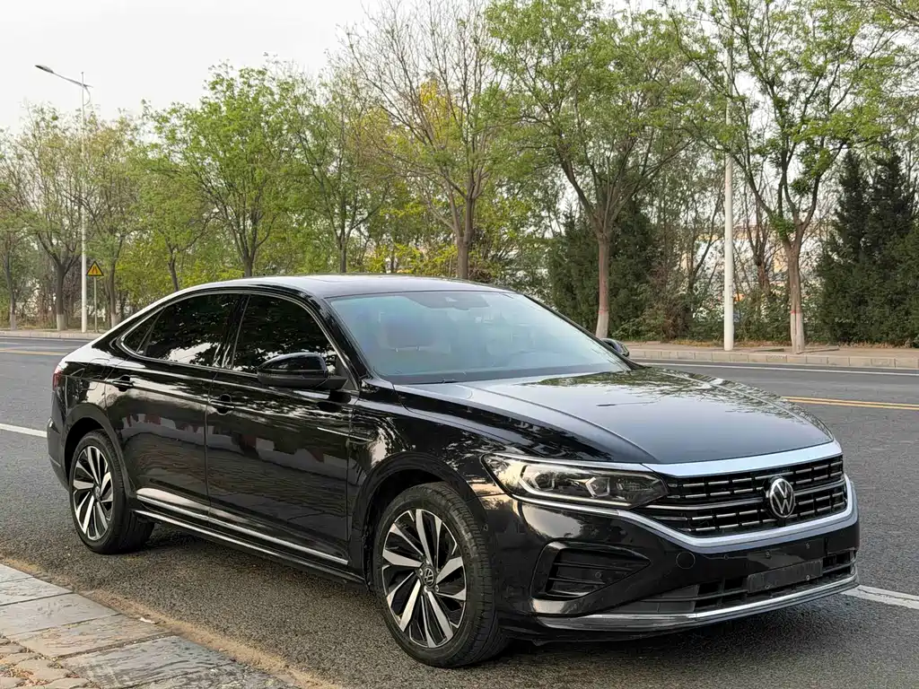 Volkswagen Passat 2021 330TSI Luxury