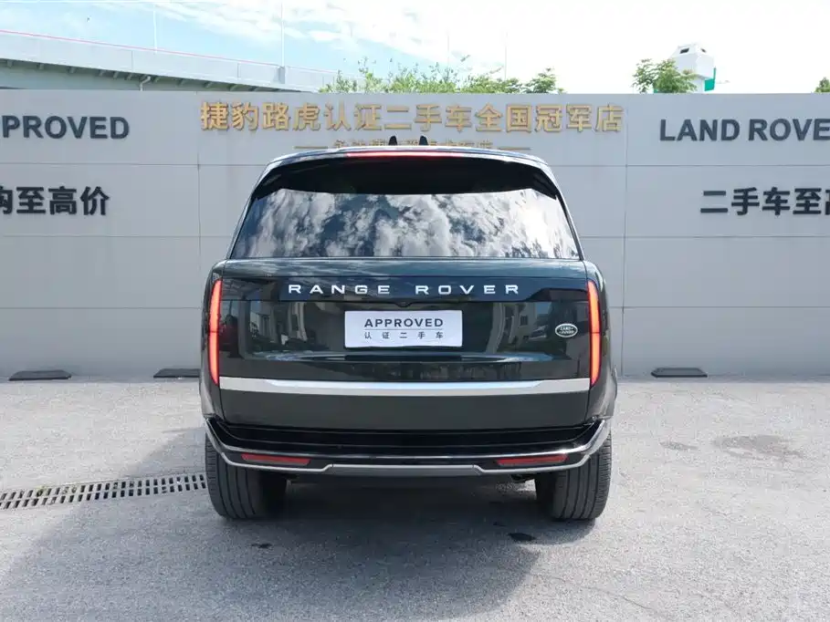 Land Rover Range Rover 2024 3.0 L6 400PS Long Wheelbase