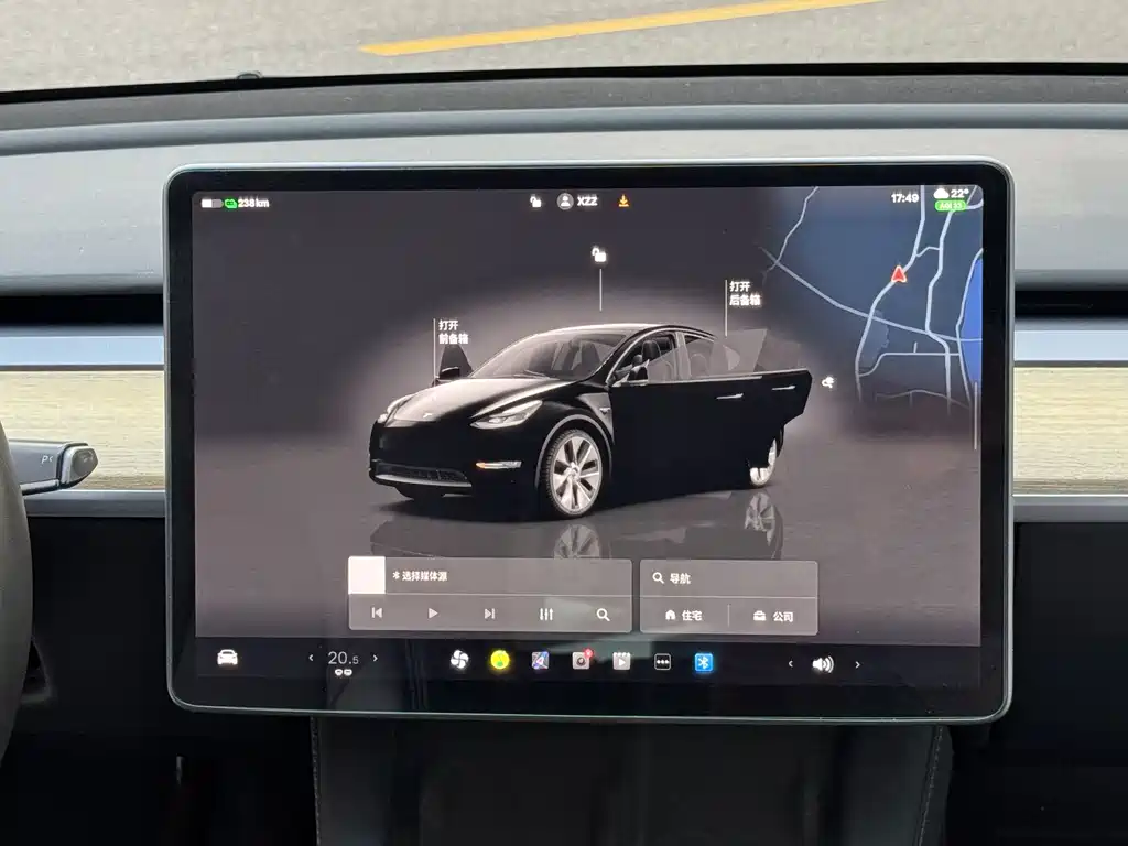 Tesla Model Y — миниатюра 11