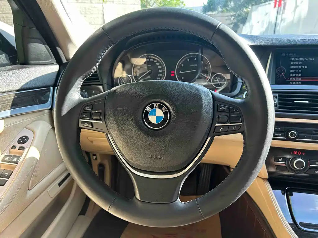 BMW 5 Series — миниатюра 20