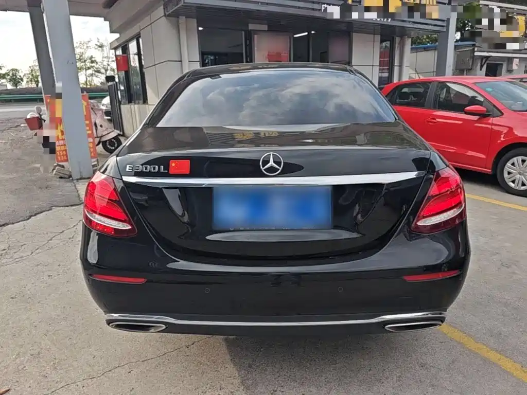 Mercedes-Benz E-Class — миниатюра 6