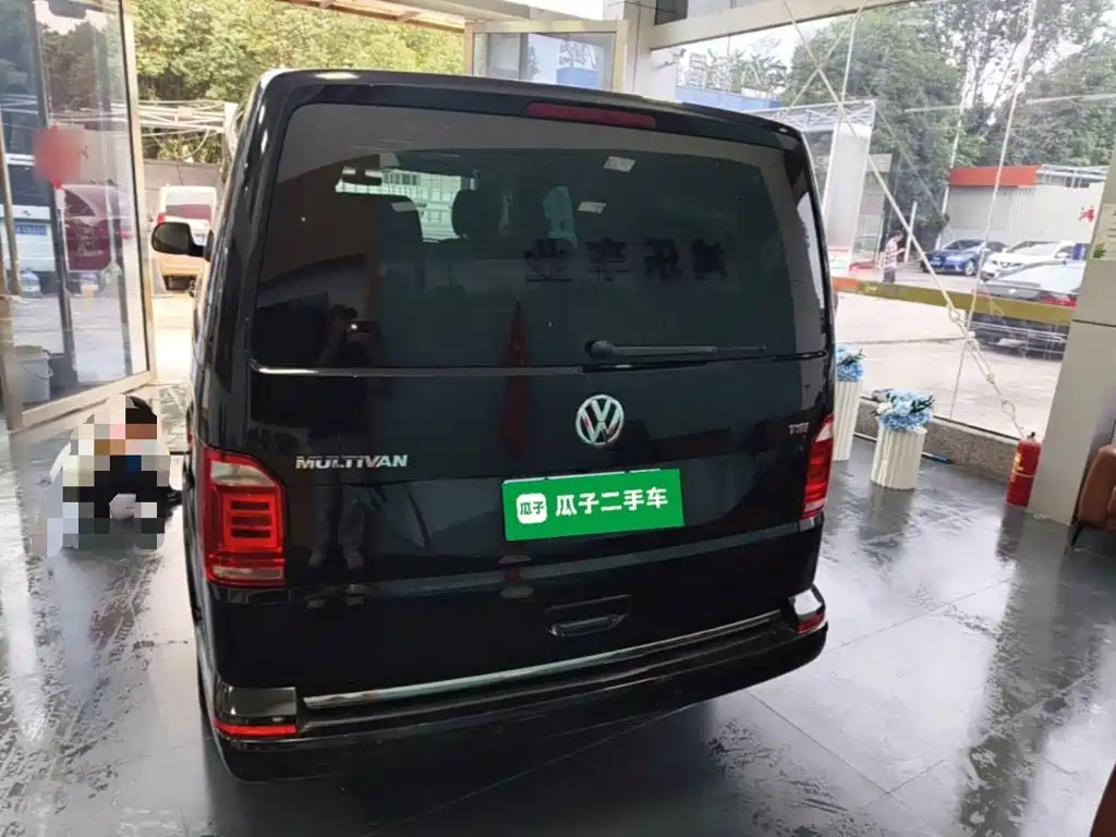 Volkswagen Multivan — миниатюра 6