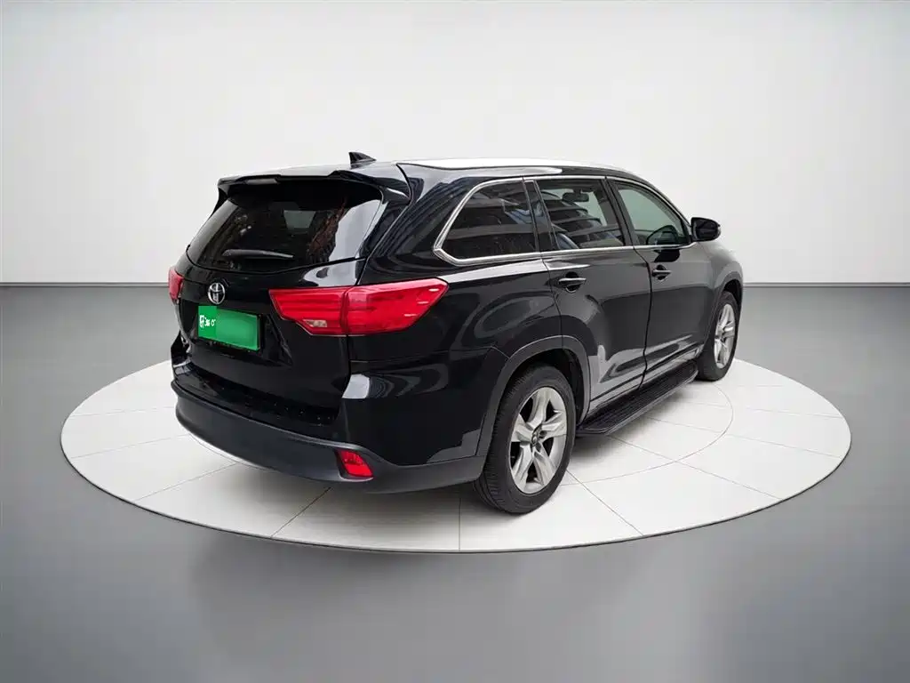 Toyota Highlander 2017 2.0T Luxury 7 мест