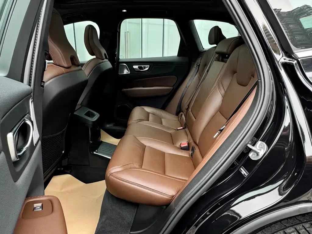 VOLVO XC60 PLUG IN HYBRID