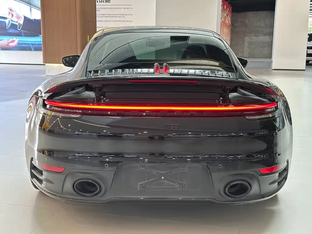 Porsche 911 2023 Carrera 4 3.0T