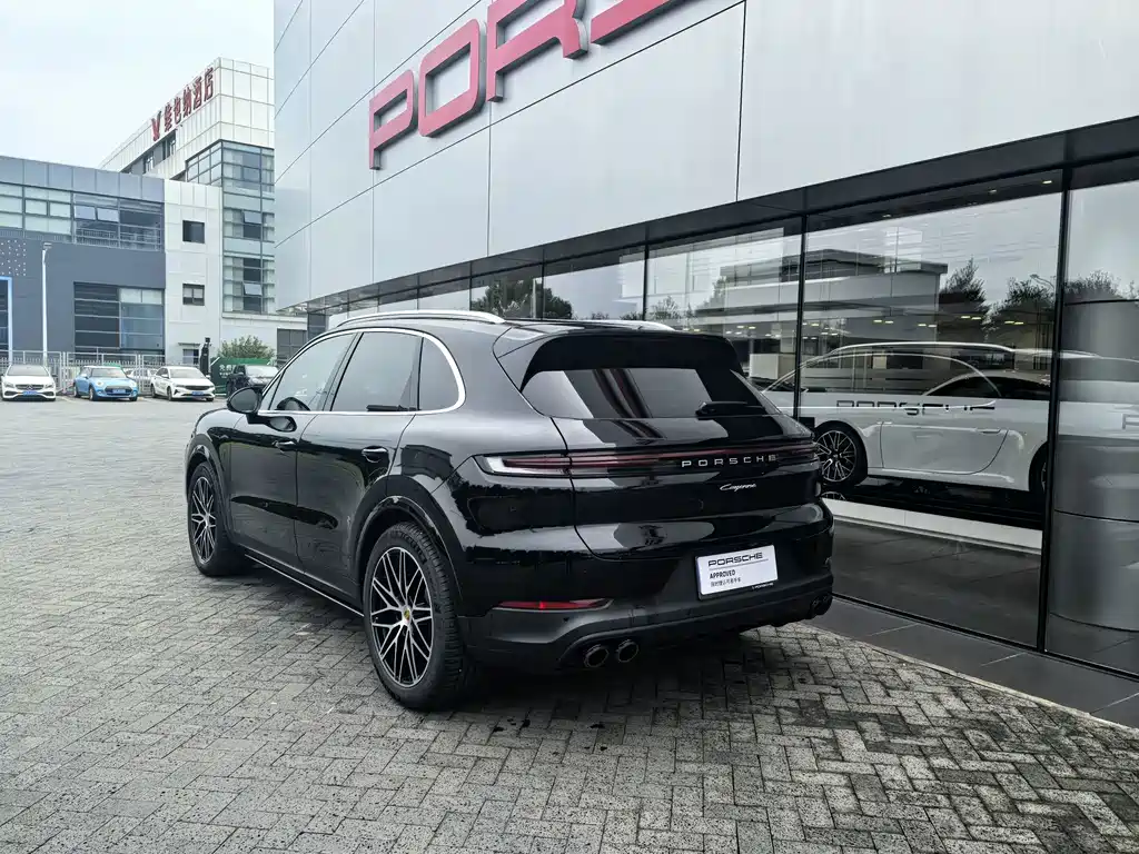 Porsche Cayenne — миниатюра 8