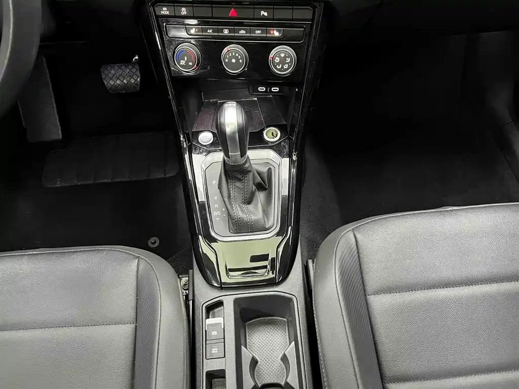 VOLKSWAGEN T ROC EXPLORING SONGS