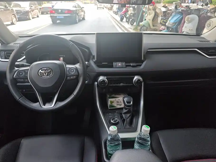 Toyota RAV4 Prime — миниатюра 12