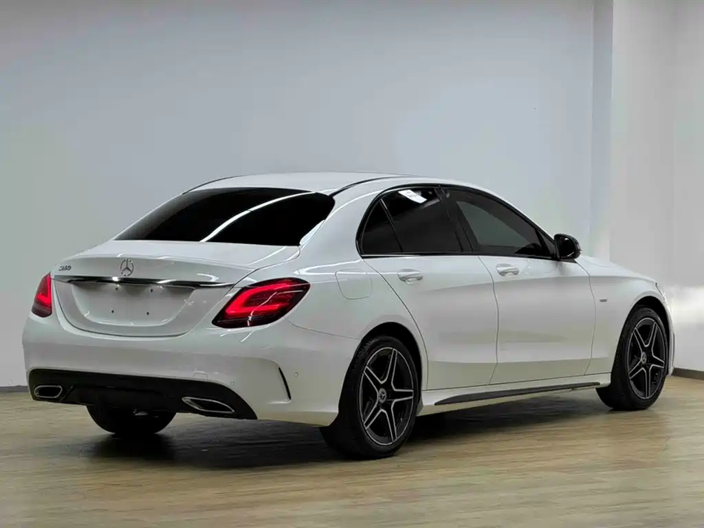 Mercedes-Benz C-Class — миниатюра 14