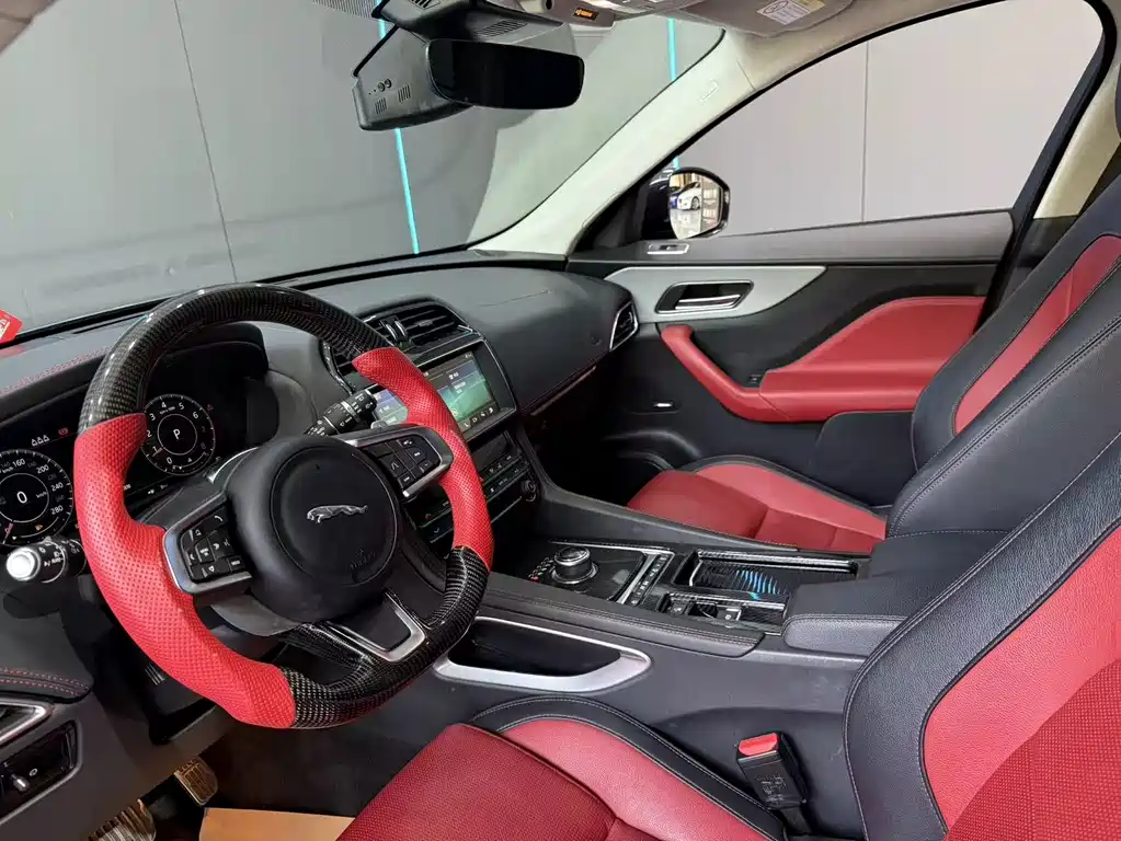 Jaguar F-PACE — миниатюра 11