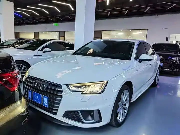 Audi A4L 2020