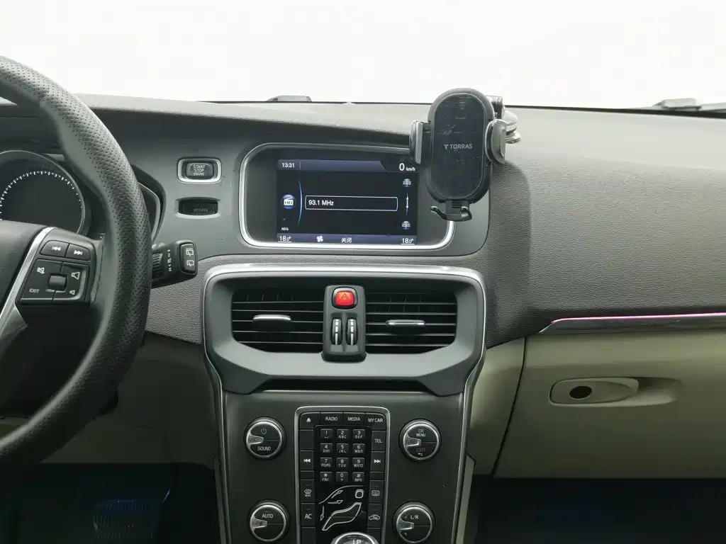 Volvo V40 — миниатюра 12