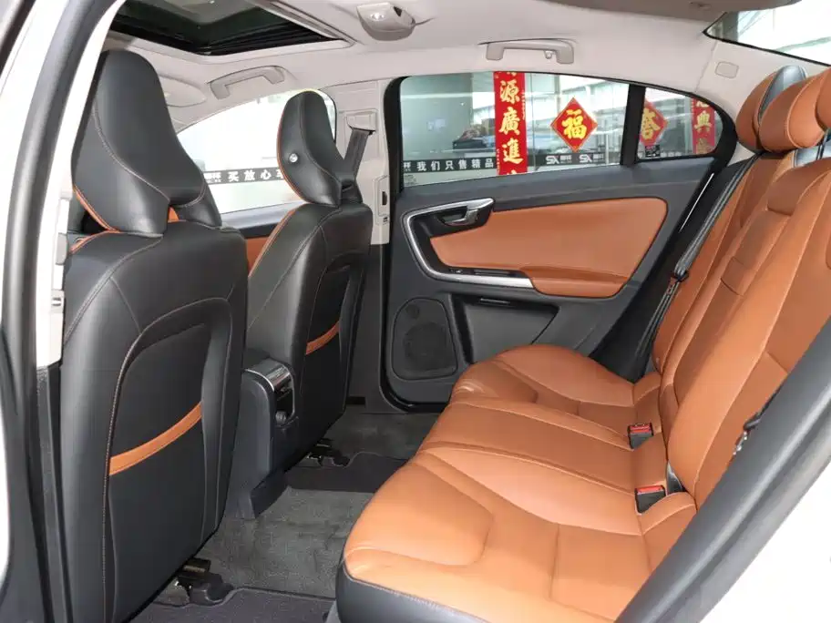 Volvo S60 — миниатюра 11