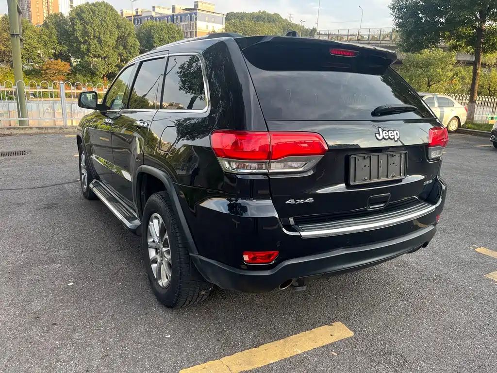Jeep Grand Cherokee (Import) — миниатюра 7