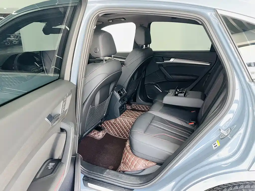 Audi Q5L Sportback — миниатюра 11