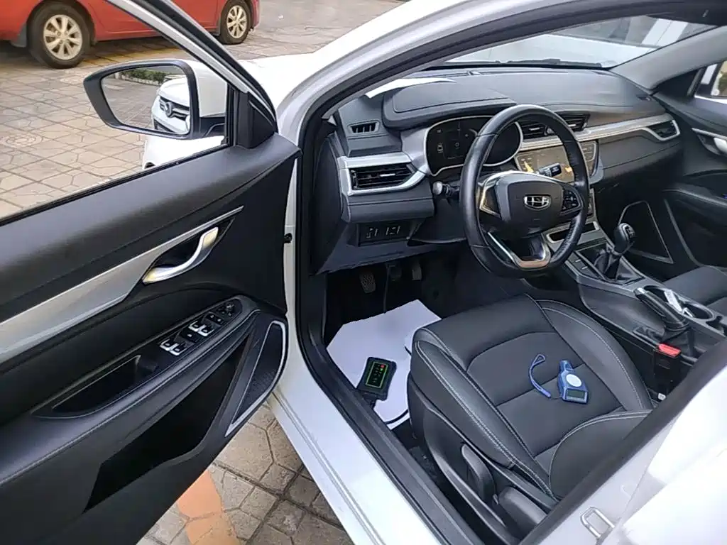 Geely Emgrand — миниатюра 16