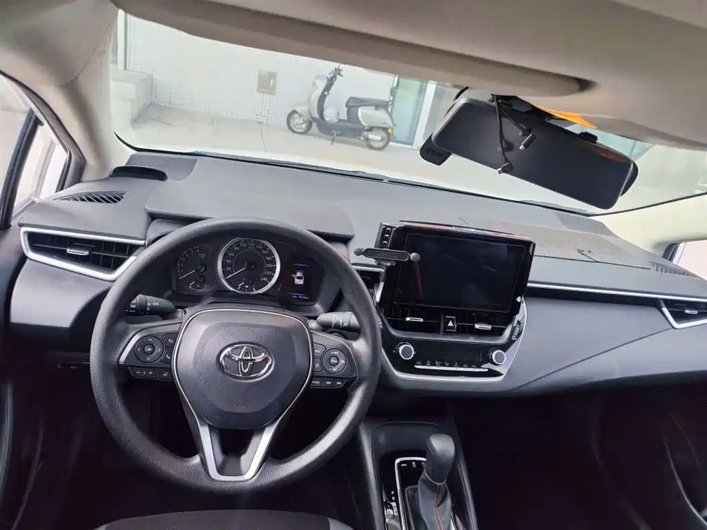 Toyota Corolla — миниатюра 8