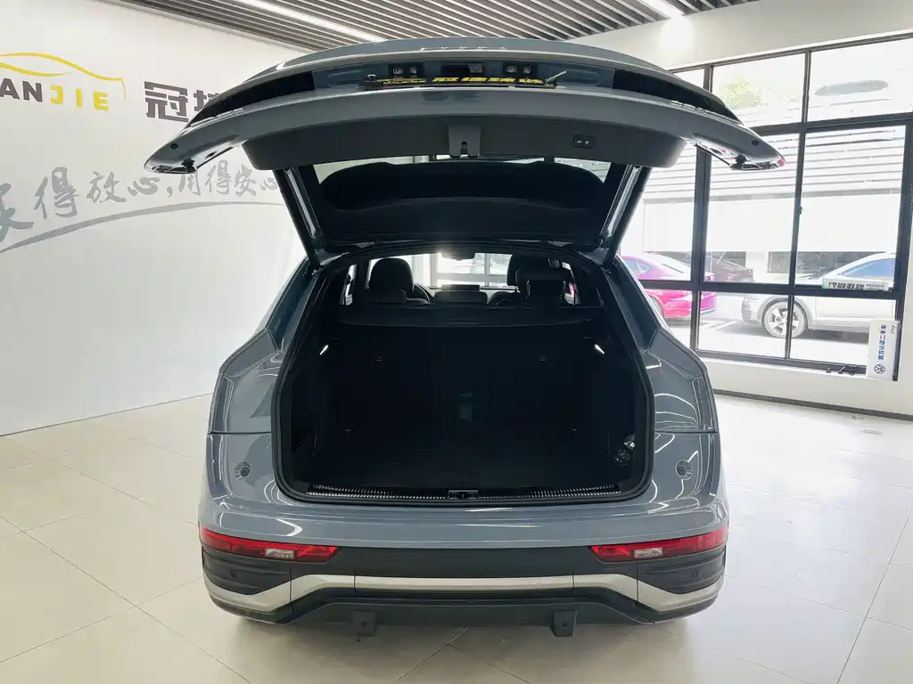 Audi Q5L Sportback — миниатюра 14