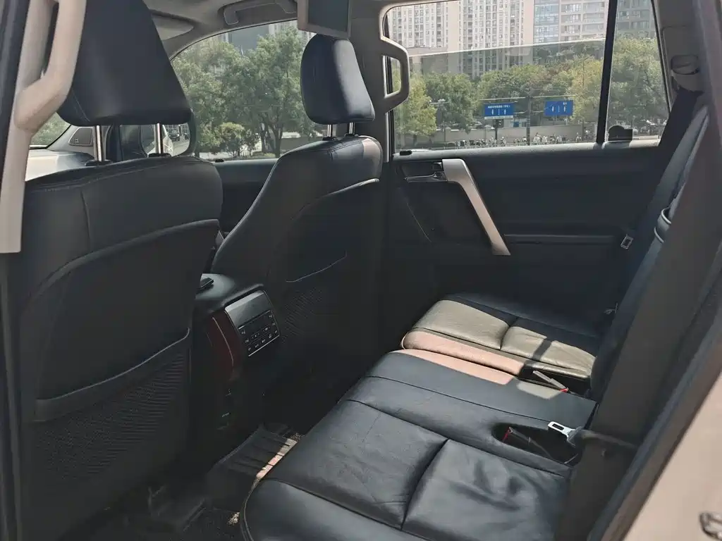 Toyota Prado — миниатюра 8