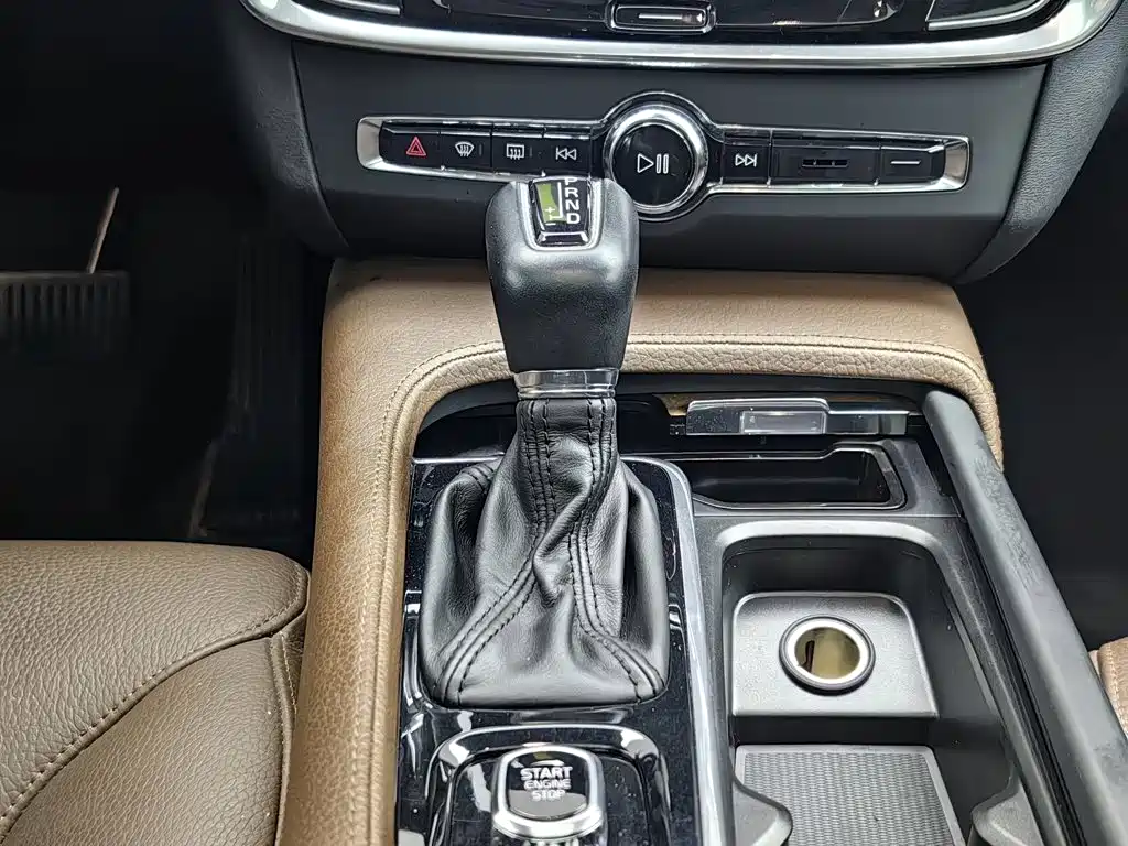 Volvo S90 — миниатюра 13