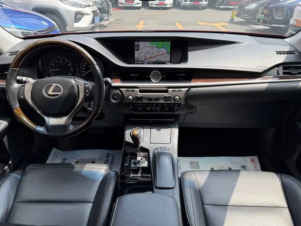 Lexus ES — миниатюра 18