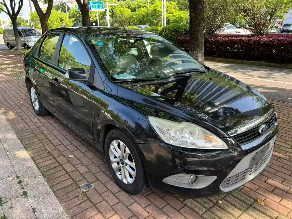 Ford Focus 2011 1.8L AT Fashion