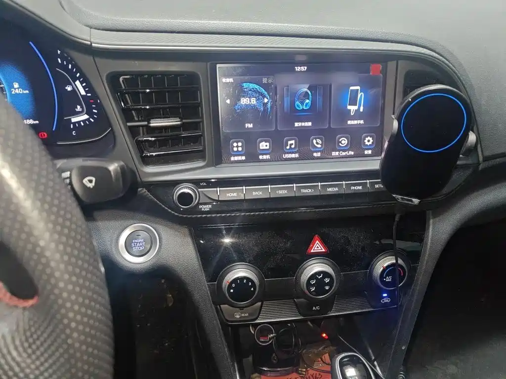 Hyundai Elantra — миниатюра 6