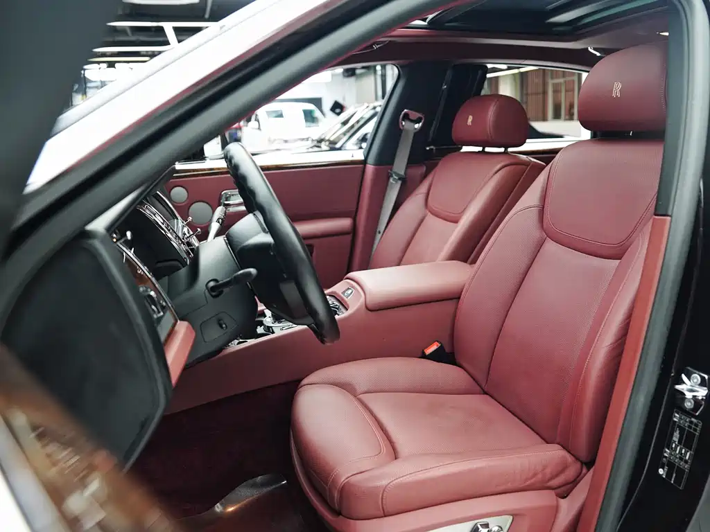 Rolls-Royce Ghost — миниатюра 10