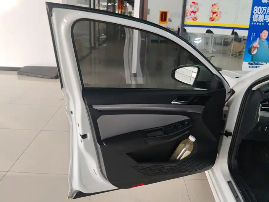 Volkswagen Bora — миниатюра 6