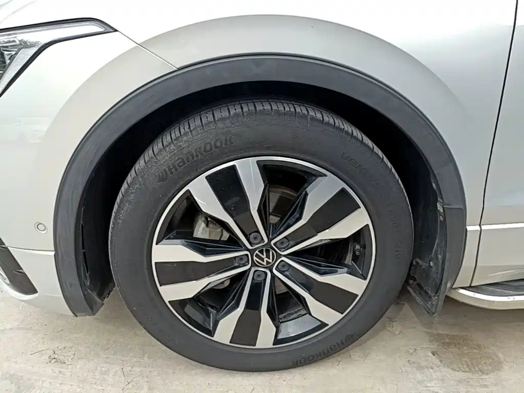 Volkswagen Tiguan L — миниатюра 23