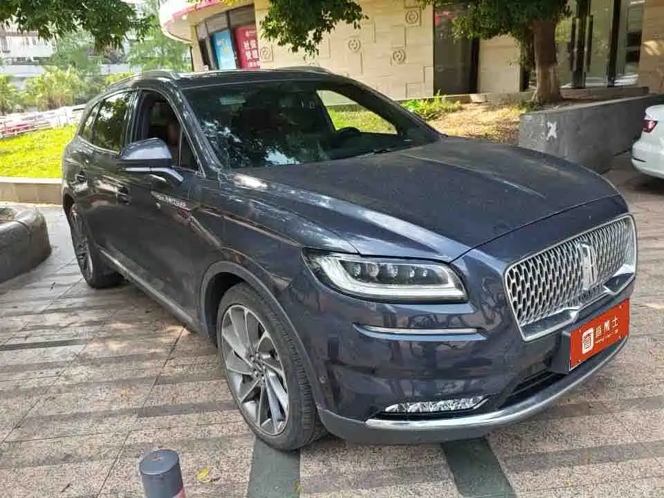 Lincoln Nautilus 2021 2.7T