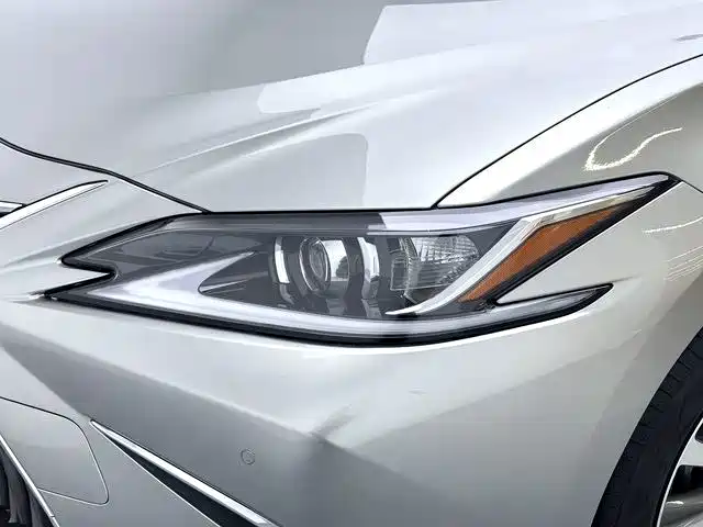 Lexus ES — миниатюра 11