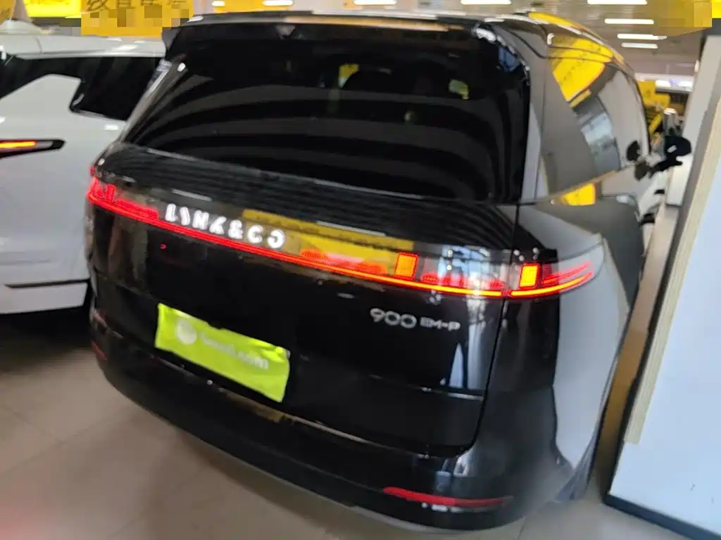Lynk & Co 900 2025 1.5T Ultra 6 мест