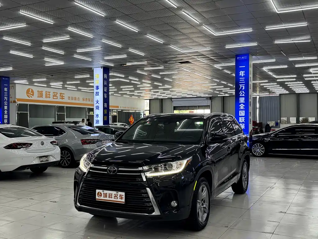 Toyota Highlander 2018 2.0T Luxury 7 мест V